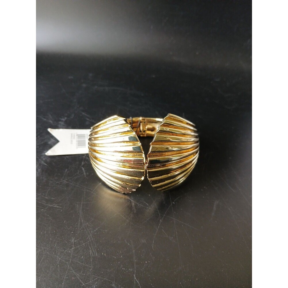 Golden Clam Shell Bracelet Bangle Cruise Club NWT Nautical Seaside Ocean